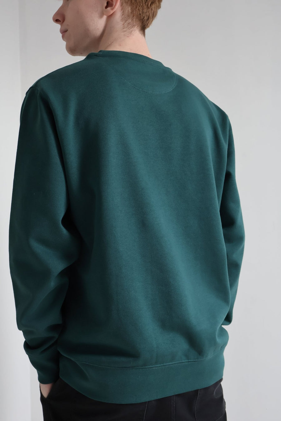essentials crewneck (racing green), detail